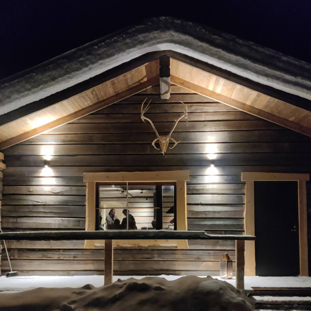Pailakka Porokämpän etuovi Poropuisto Koparassa