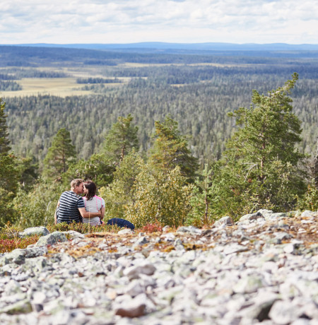 hiking_in_great_outdoors_luosto