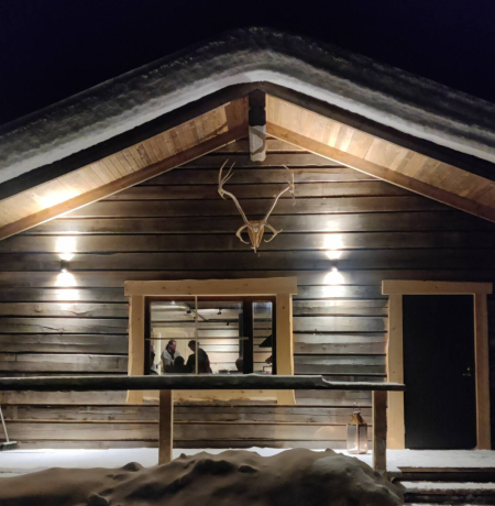 Pailakka Porokämpän etuovi Poropuisto Koparassa