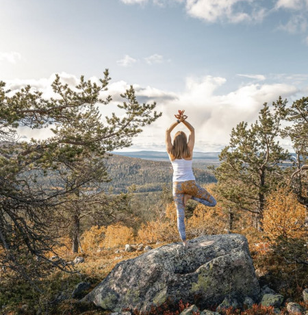hike&amp;flow_ellunyoga.jpg