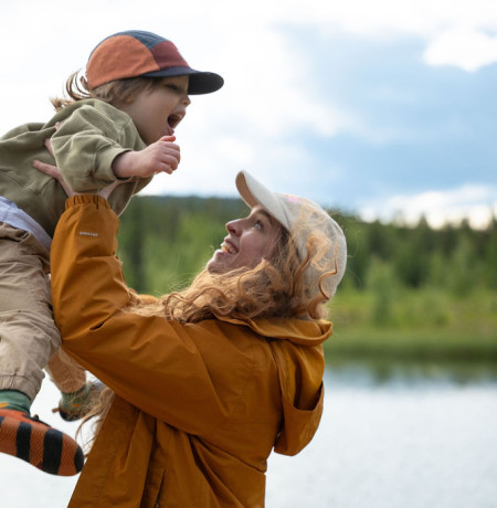 Lapsiperhe_Visitpyhaluosto_flatlight_Sodankylankunta