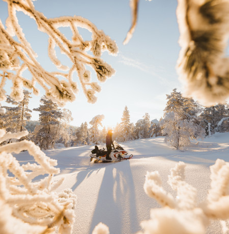 Luosto electric snowmobile-lapland safaris