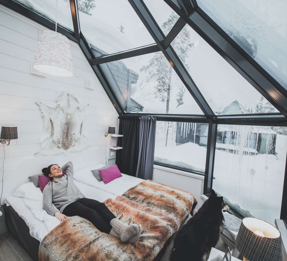 Santashotelaurora-lasi-iglu