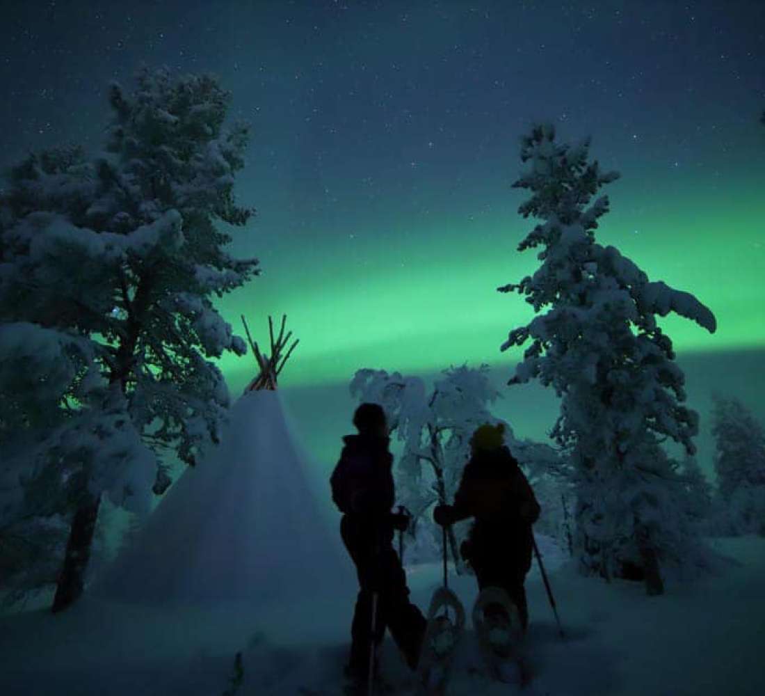 Northern Lights village_pyha.jp_.jpg