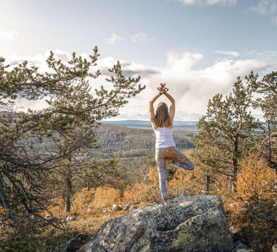 hike&amp;flow_ellunyoga.jpg