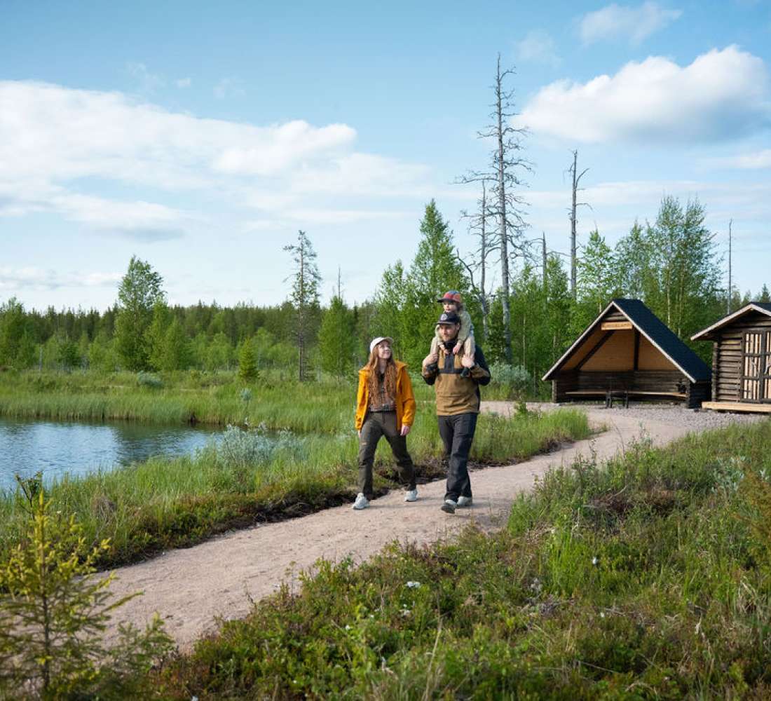 Visitpyhaluosto_flatlight_auroralampi