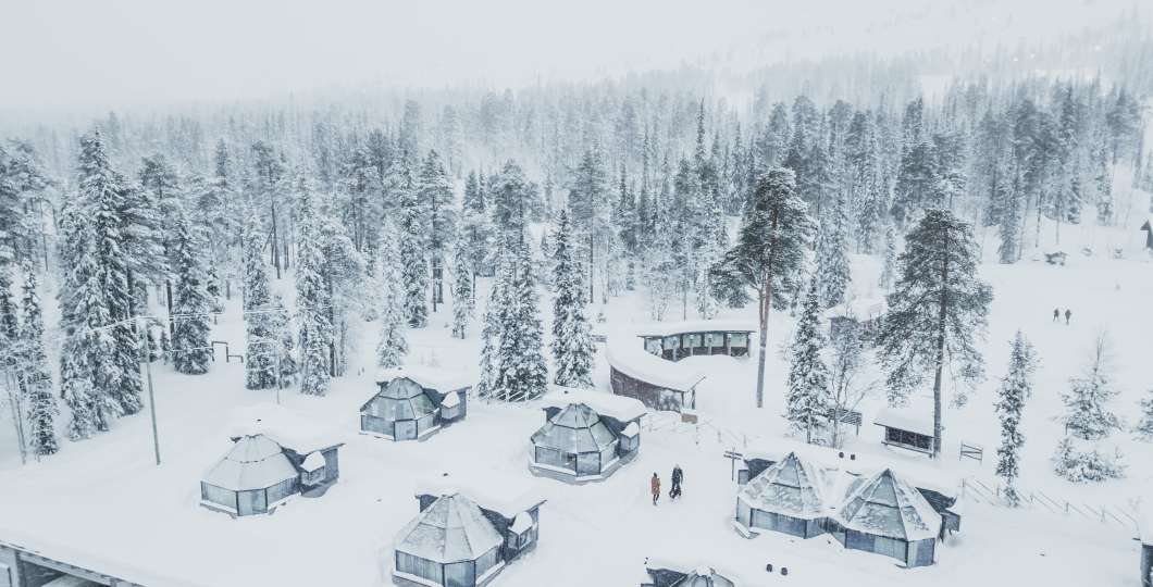 Santashotelaurora-lasi-iglut