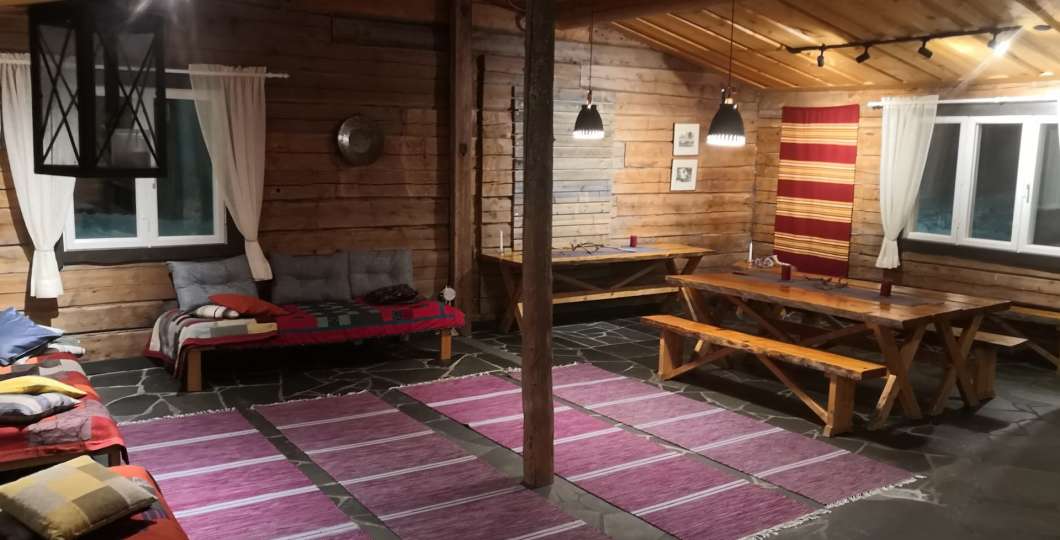 Karu_Lodge_main_building_indoor Karu_Lodge_main_building_indoor