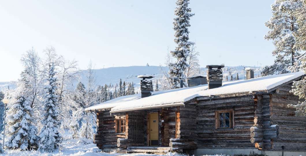 Luostotunturi_logwood_cabins_winter