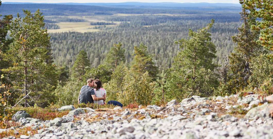 hiking_in_great_outdoors_luosto