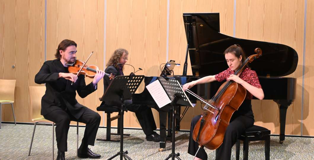 Orkesteri soittaa 