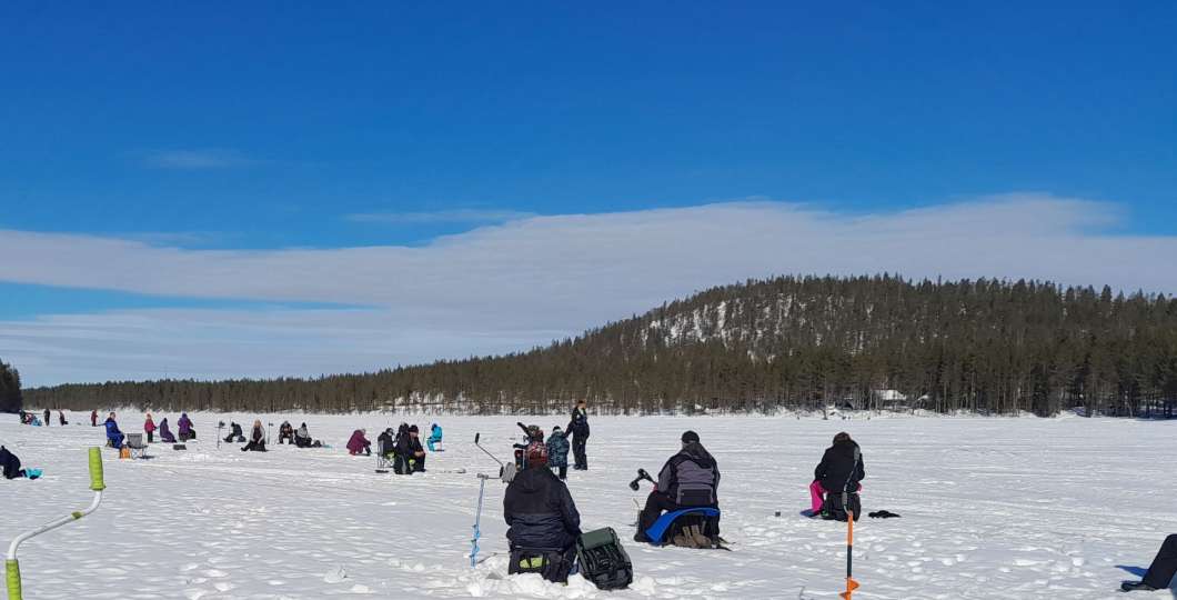 Feelispalvelut_icefishing