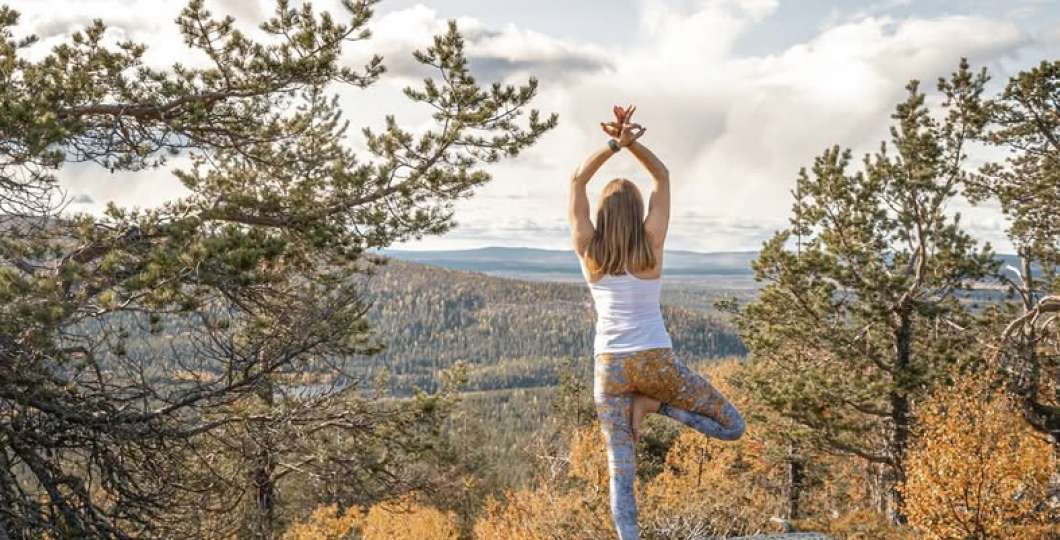 hike&amp;flow_ellunyoga.jpg