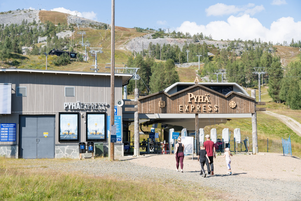 Pyhän maisemahissi kesällä